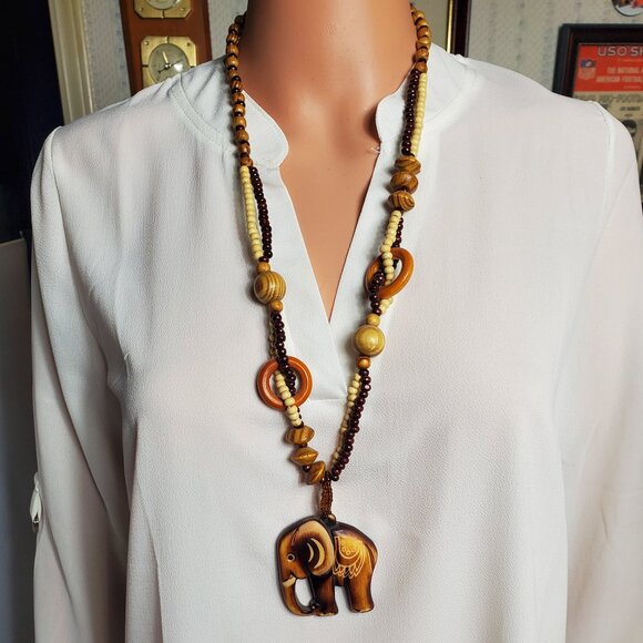 28" Elephant Necklace with wood beads. - Picture 1 of 4